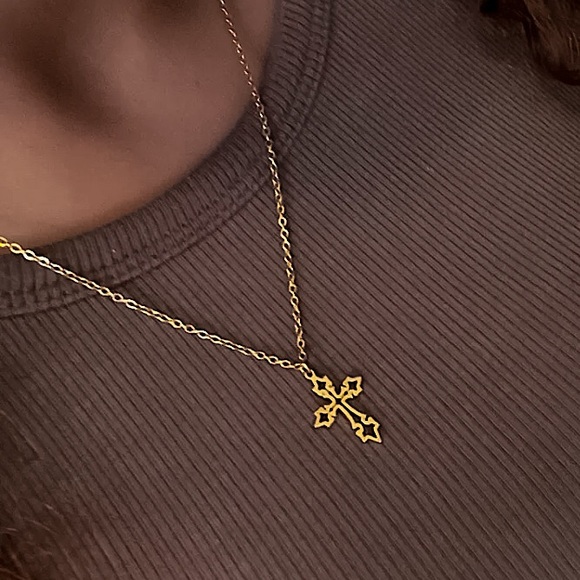 ⚜️[𝟯/$𝟭𝟴]⚜️NEW Filigree Cross Stainless Steel Necklace - Picture 5 of 11